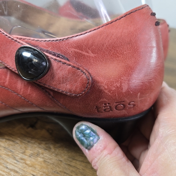 Taos Samba Red Leather Mary Jane Low Heels - Picture 7 of 12